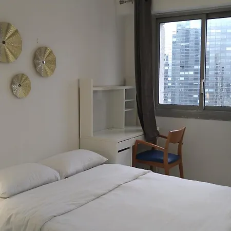Apartment 3 Bedrooms And Salon, La Defense, 5 Min Walk Metro Courbevoie