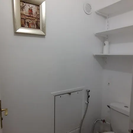 3 Bedrooms And Salon, La Defense, 5 Min Walk Metro Courbevoie