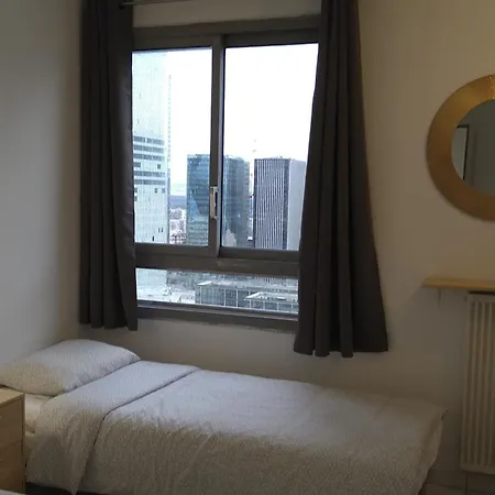 3 Bedrooms And Salon, La Defense, 5 Min Walk Metro *